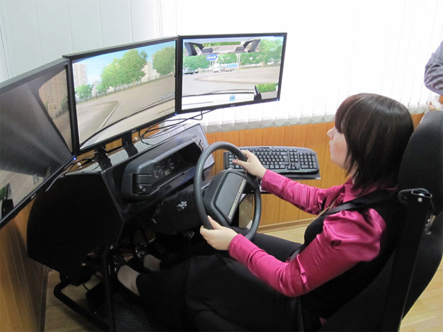 Автотренажер для обучения вождению автомобиля